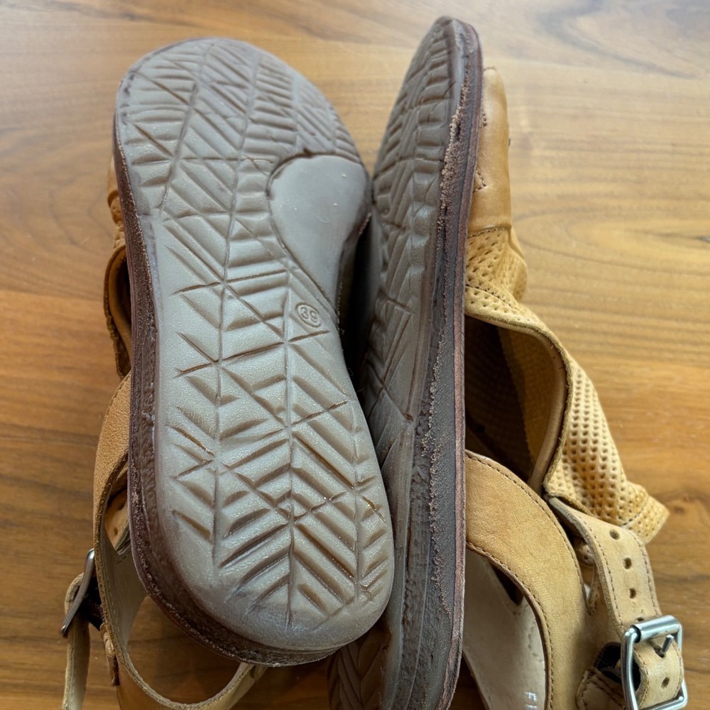 Miz Mooz Fifi Wheat Leather Ankle Strap Sandals Wide Width EU 39 US 8.5 M - Picture 8 of 8
